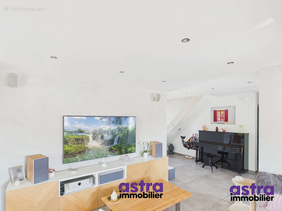 Appartement 152 m² à Waldighofen  - photo 2