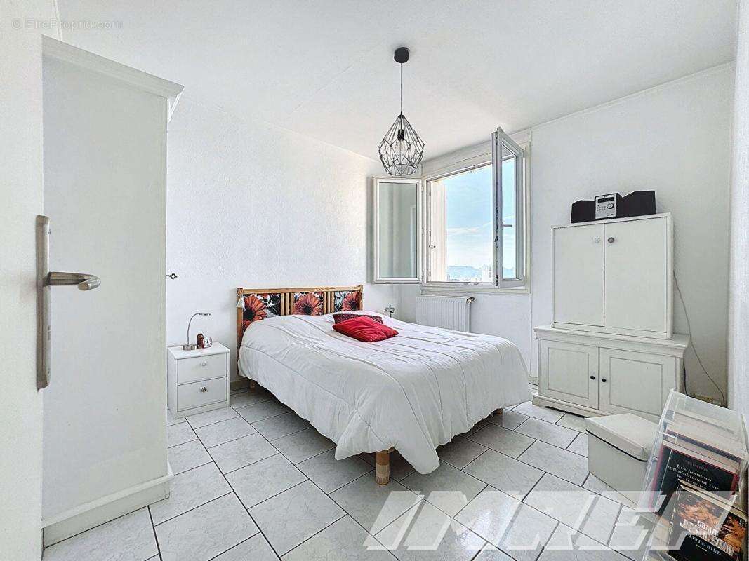 Appartement à MARSEILLE-10E