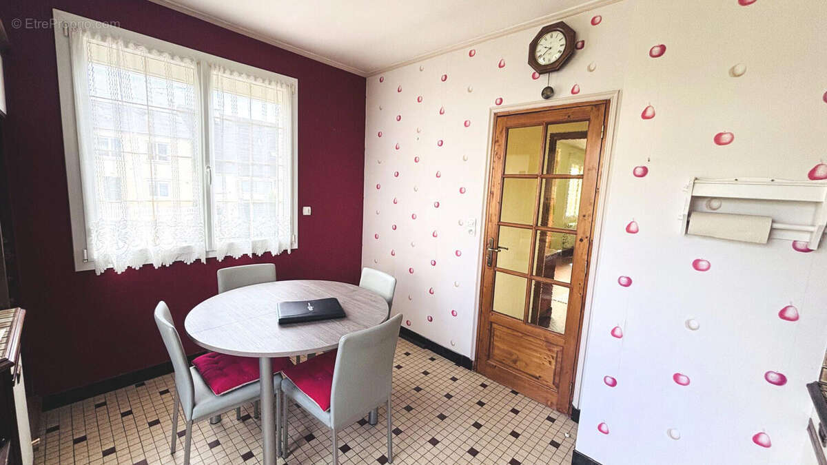 Maison à MAYENNE