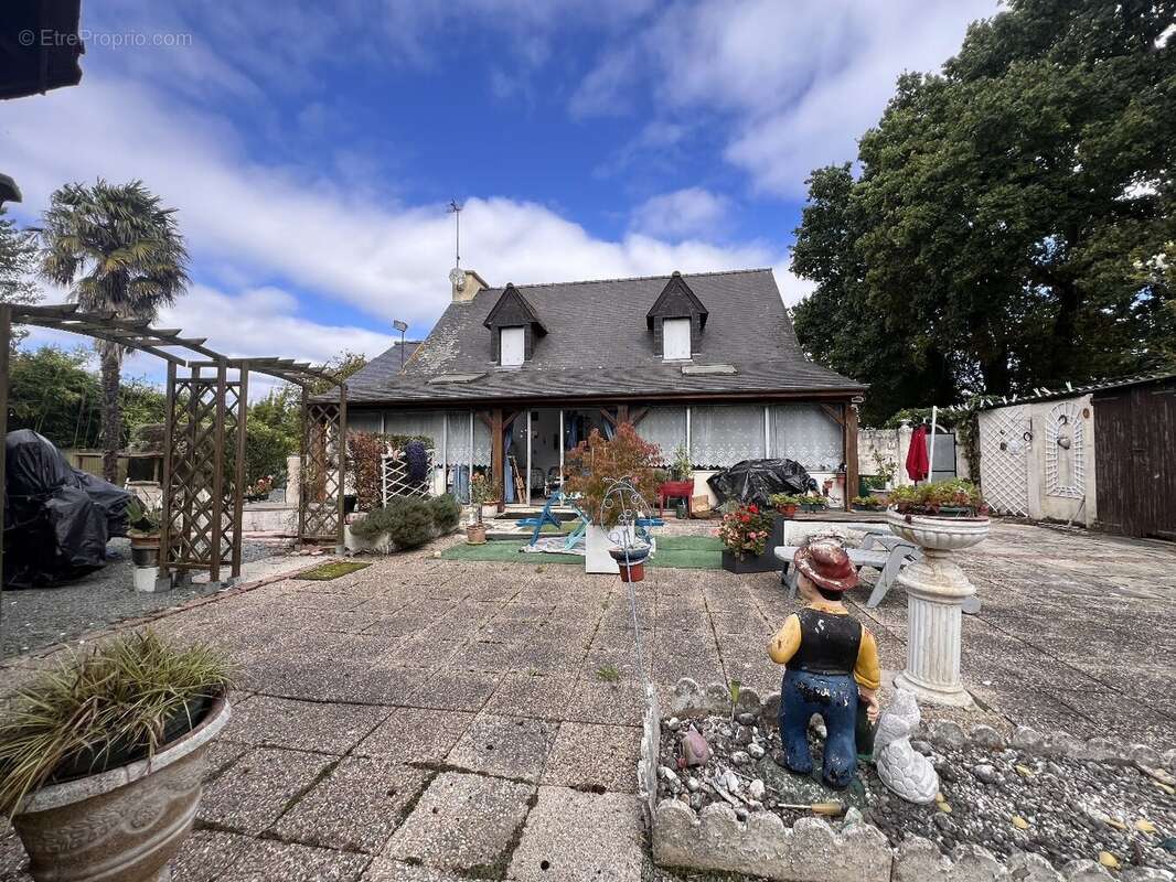 Maison à MINIAC-MORVAN