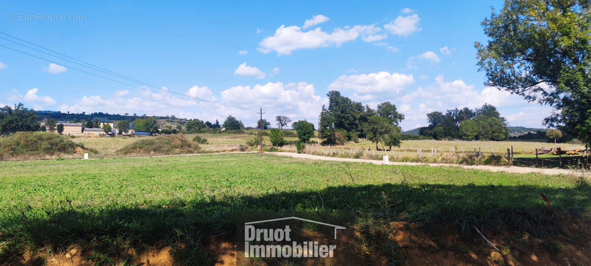 Terrain à SAINT-COME-D'OLT