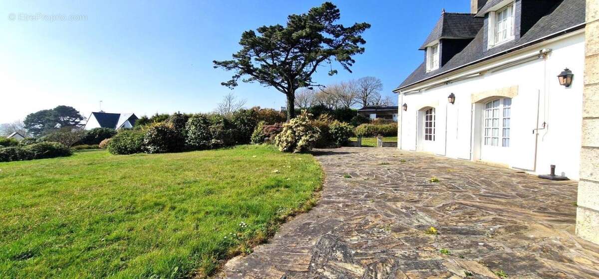 A vendre-Bretagne-Finistère sud-Confot Meilars-Maison-jardin-Garages - photo 2