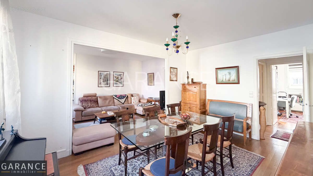 Appartement à PARIS-14E