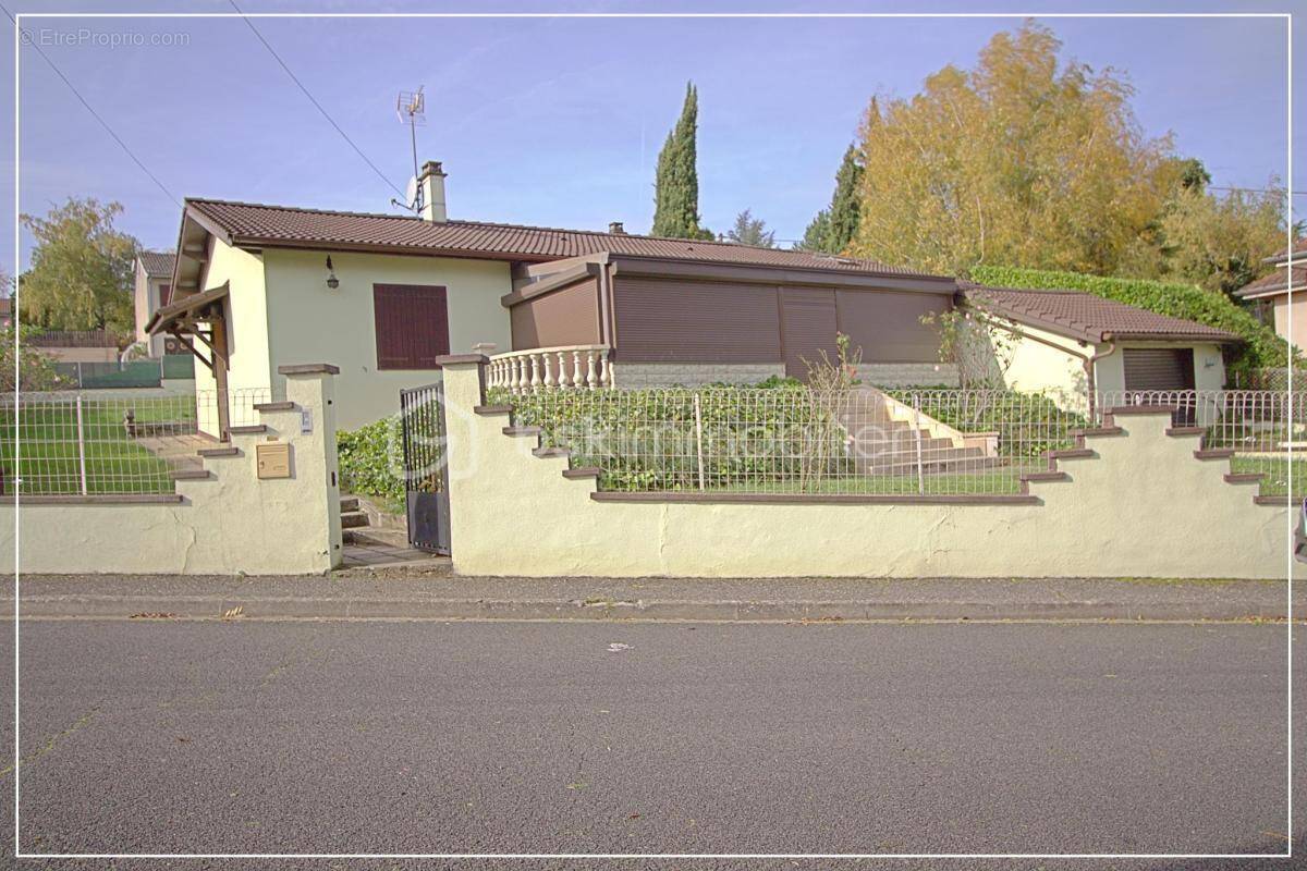 Maison à SAINT-PIERRE-DE-CHANDIEU