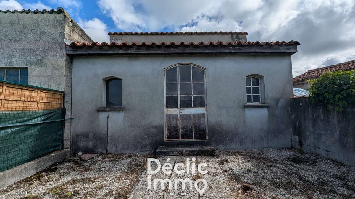 Maison à RUELLE-SUR-TOUVRE