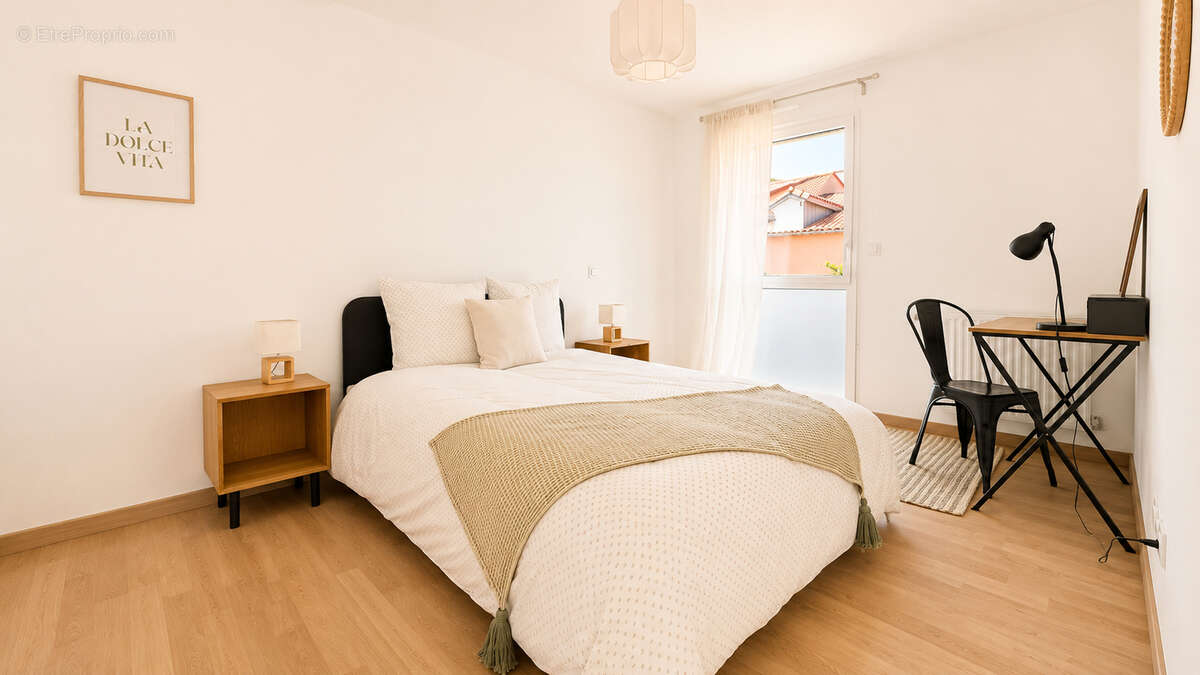 Appartement T3 - 79m2 - Saint-Cyprien - photo 3