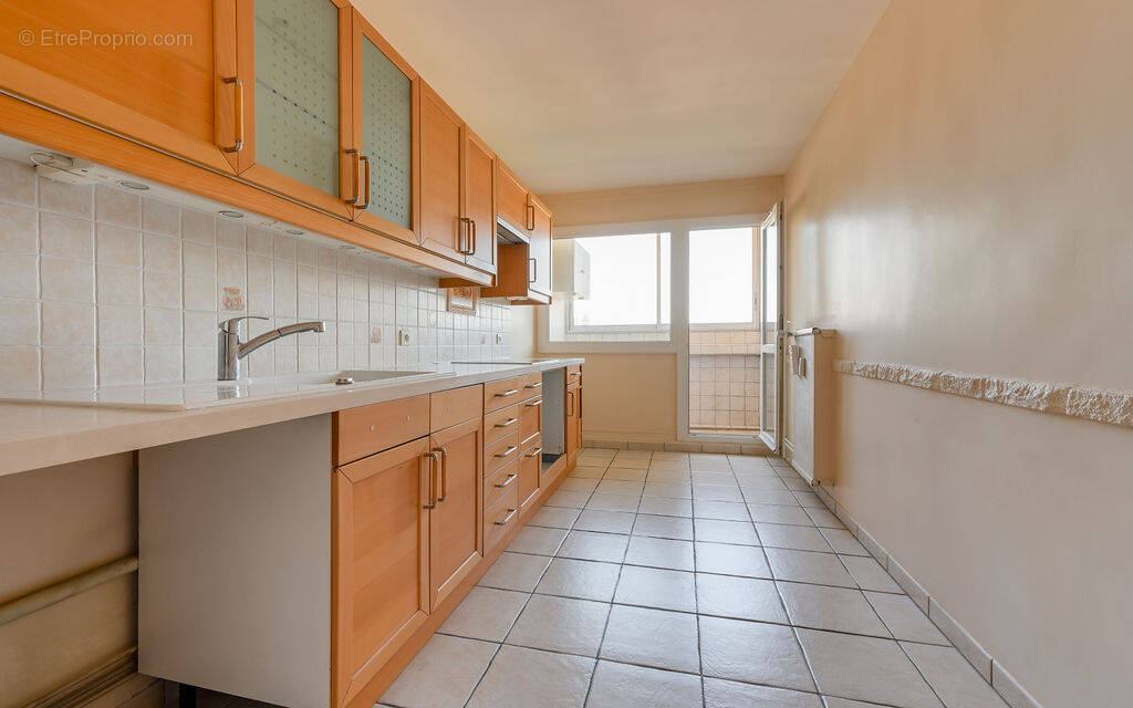 Appartement à PIERRE-BENITE