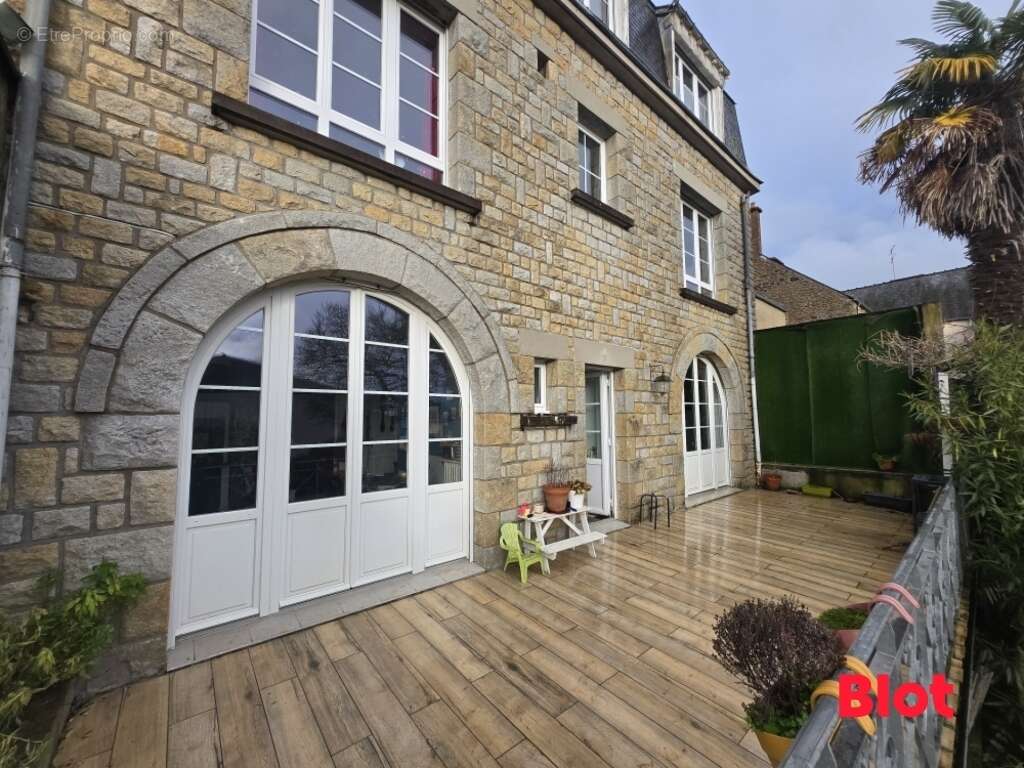 Maison à FOUGERES