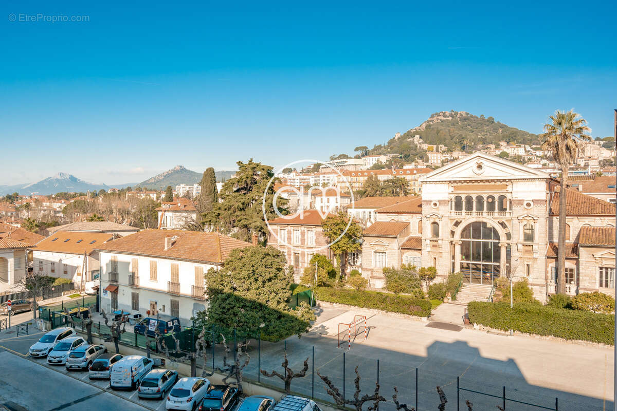 Appartement à HYERES