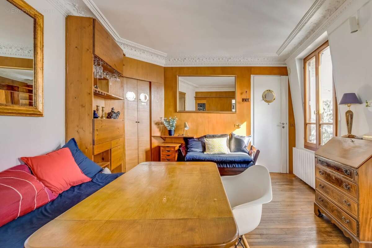 Appartement à PARIS-9E
