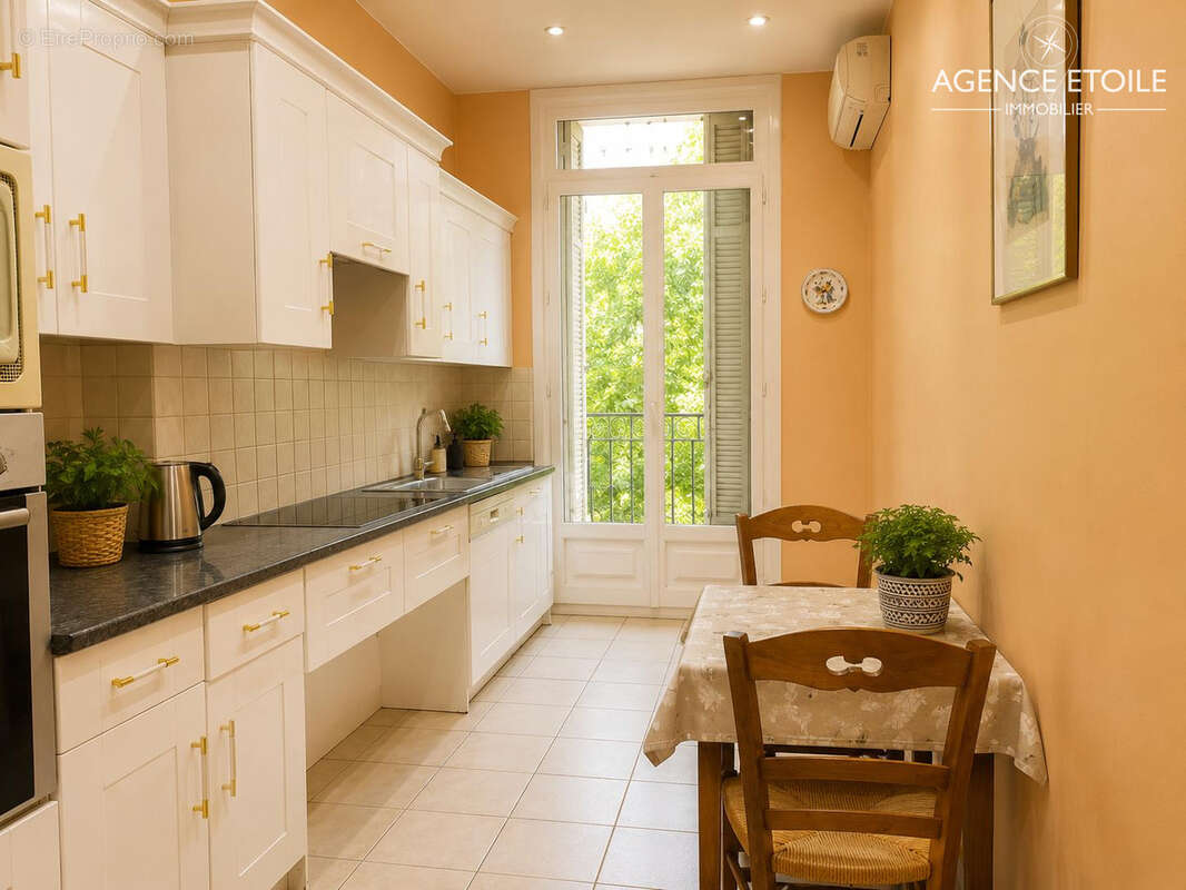 Appartement à MARSEILLE-8E