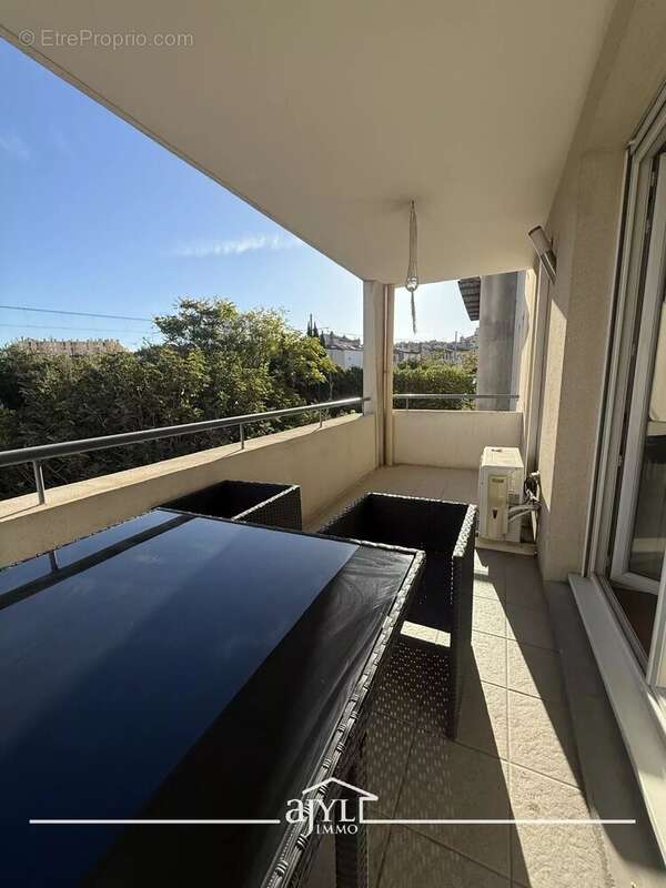 Appartement à MARSEILLE-3E