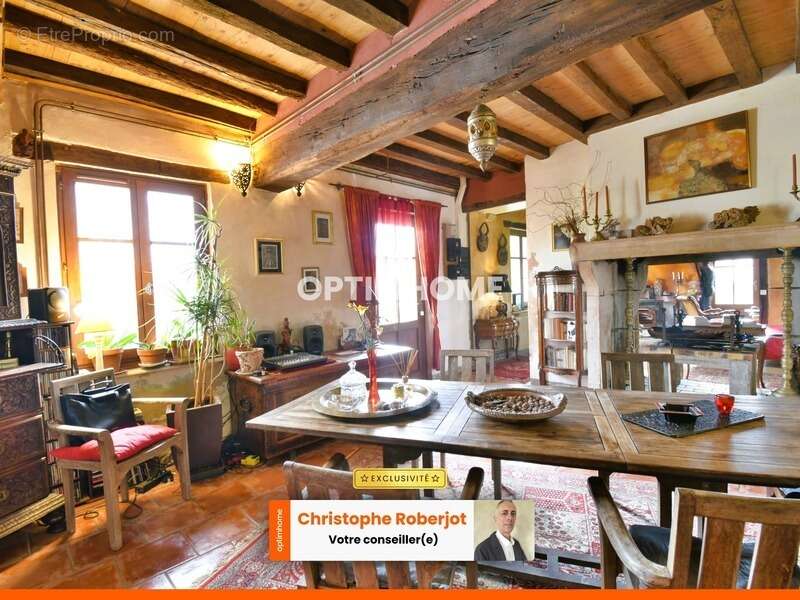 Maison à LONGEPIERRE