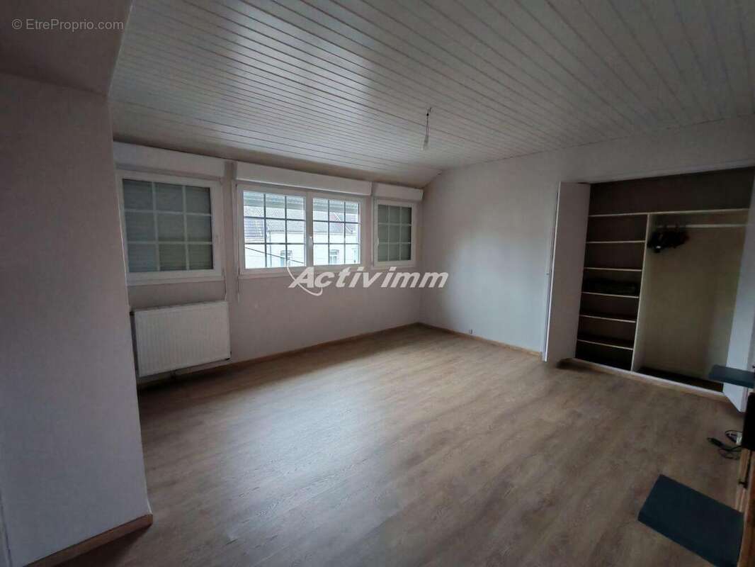 4284 14 - Maison à HESDIN