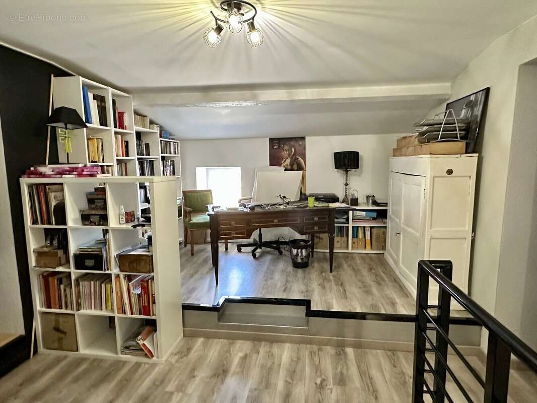 Maison  rénovée avec goût, offrant quatre chambres avec jardin clos - photo 10