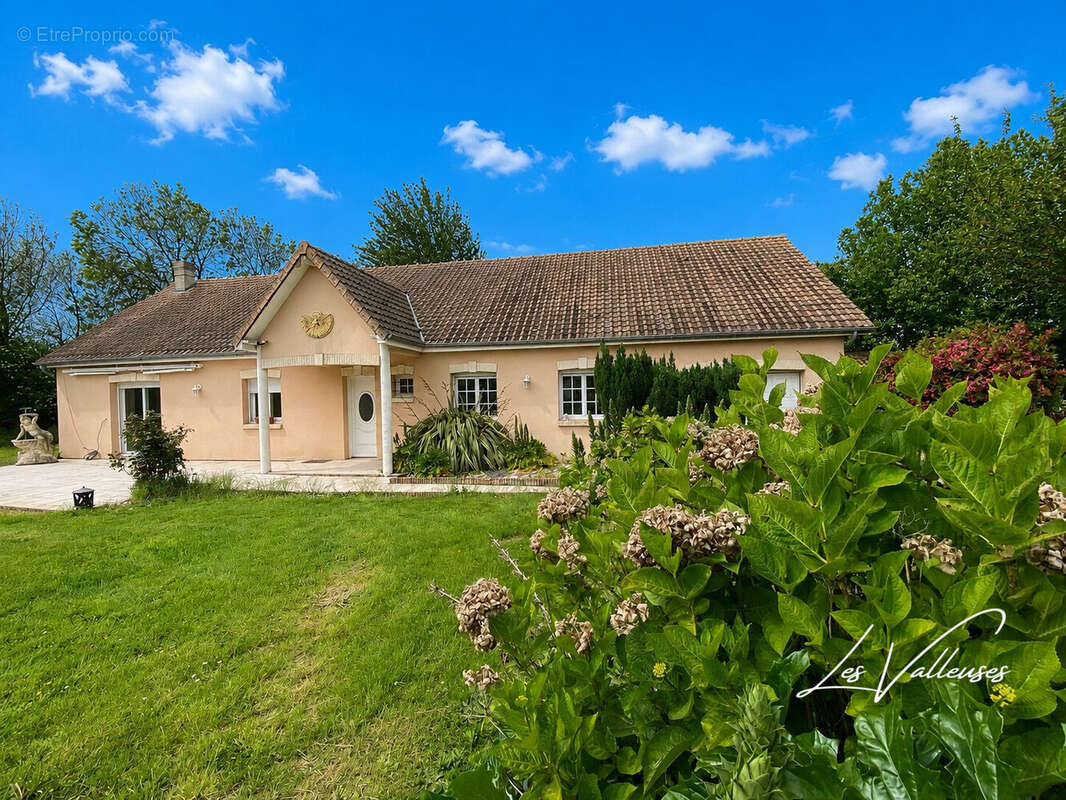 Maison à THIL-MANNEVILLE