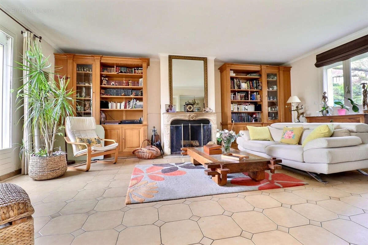 Maison à MAREIL-MARLY