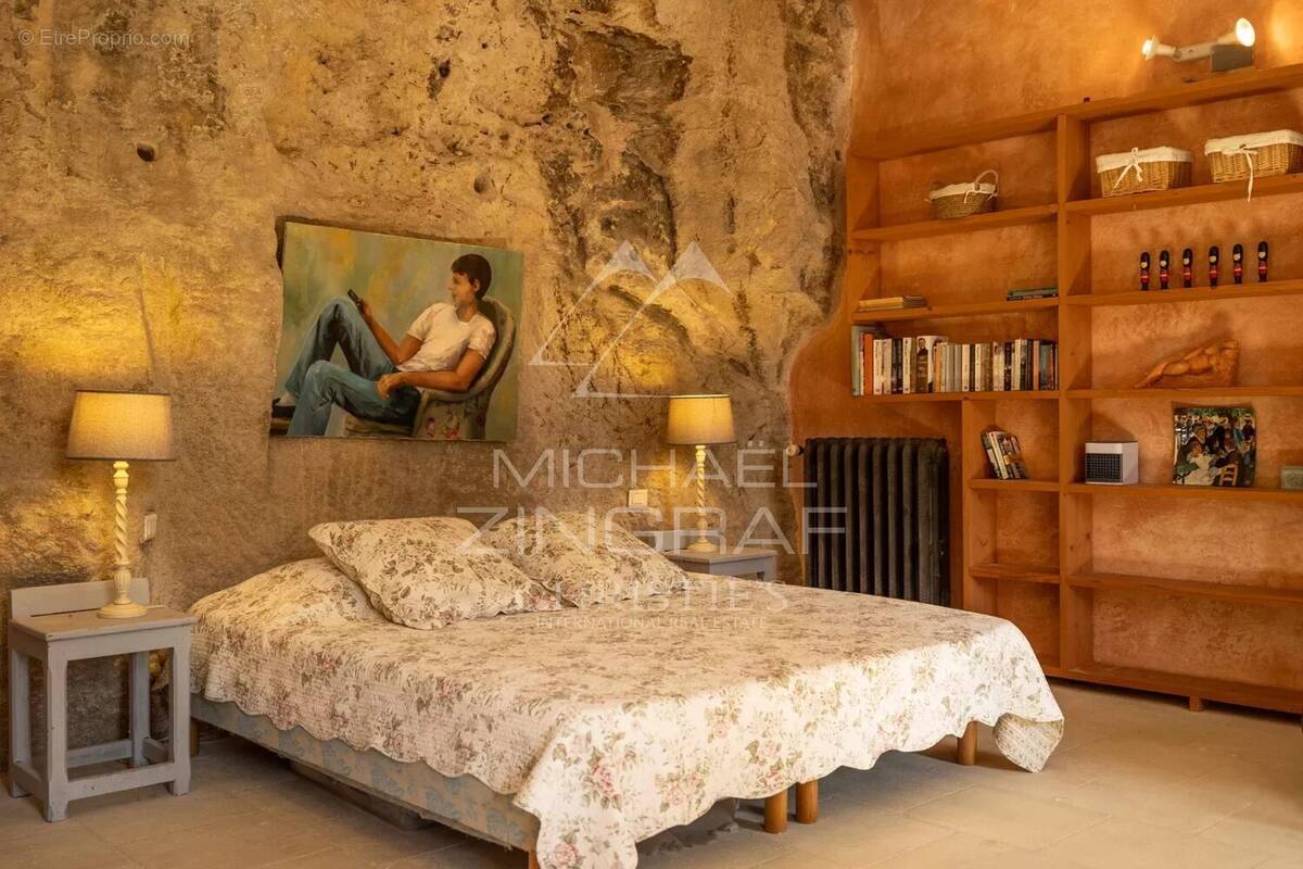 Maison à MENERBES
