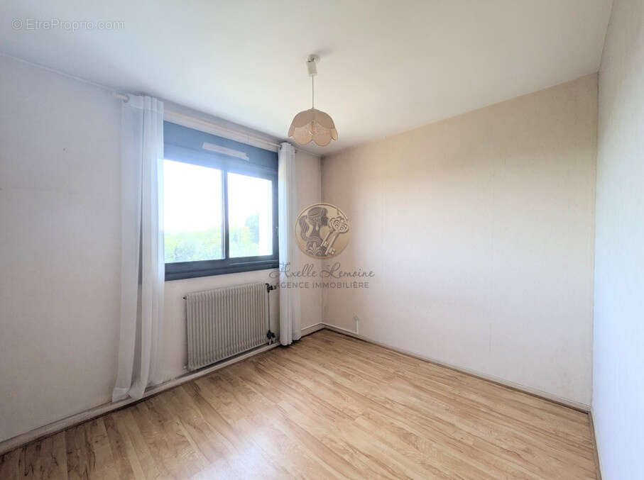 Vue dégagée sur la Saône   Beau T3 de 74 m2 avec garage dans résidence de standing - photo 8