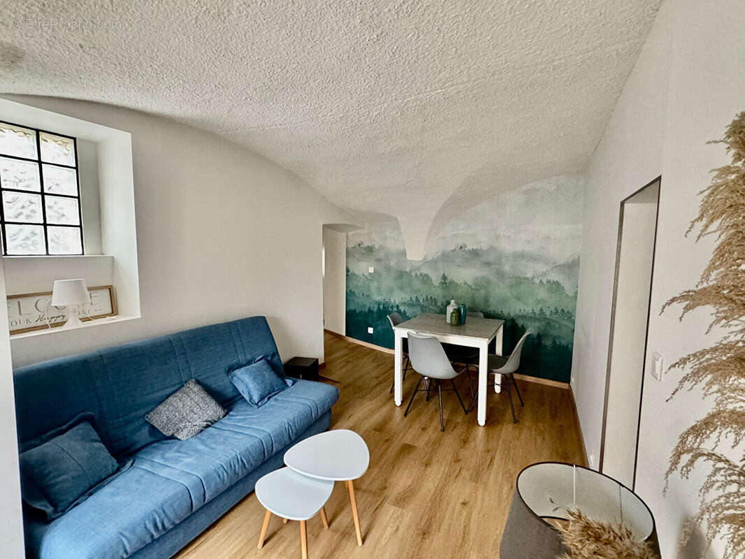 SAINT-GERMAIN-LEMBRON / Maison avec terrasse et balcon 4 chbs + F2 indépendant - photo 13