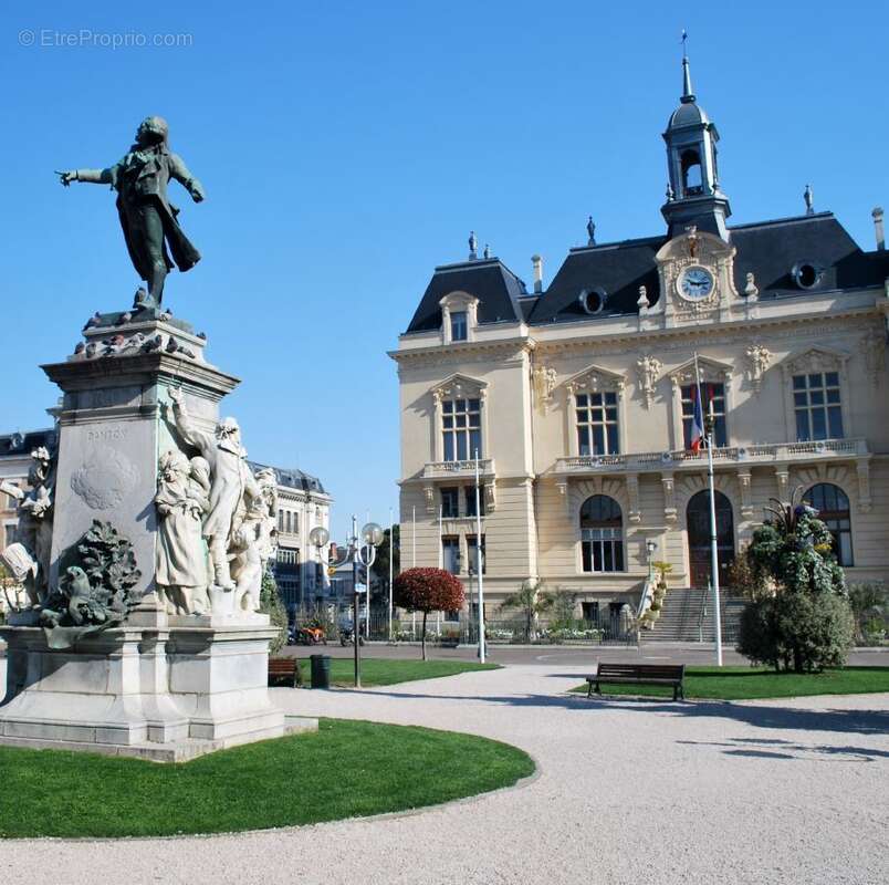 Appartement à VILLENEUVE-DE-RIVIERE