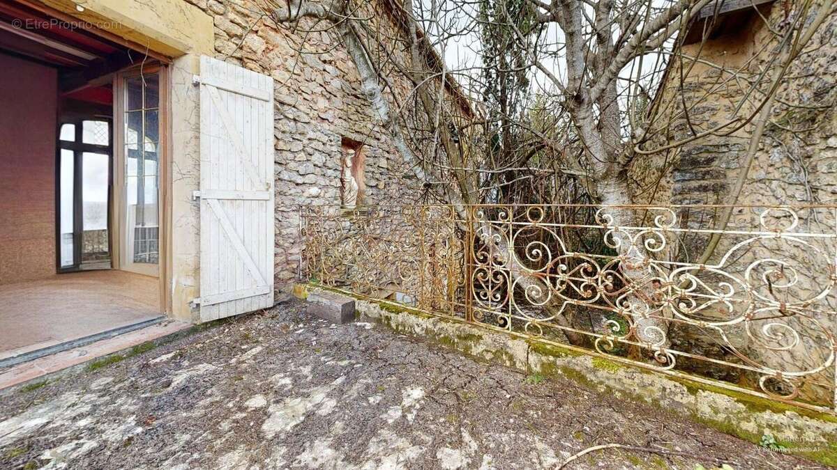 MaisonenpierresavecsesdependancesBedroomDefurnishe - Maison à MONPLAISANT