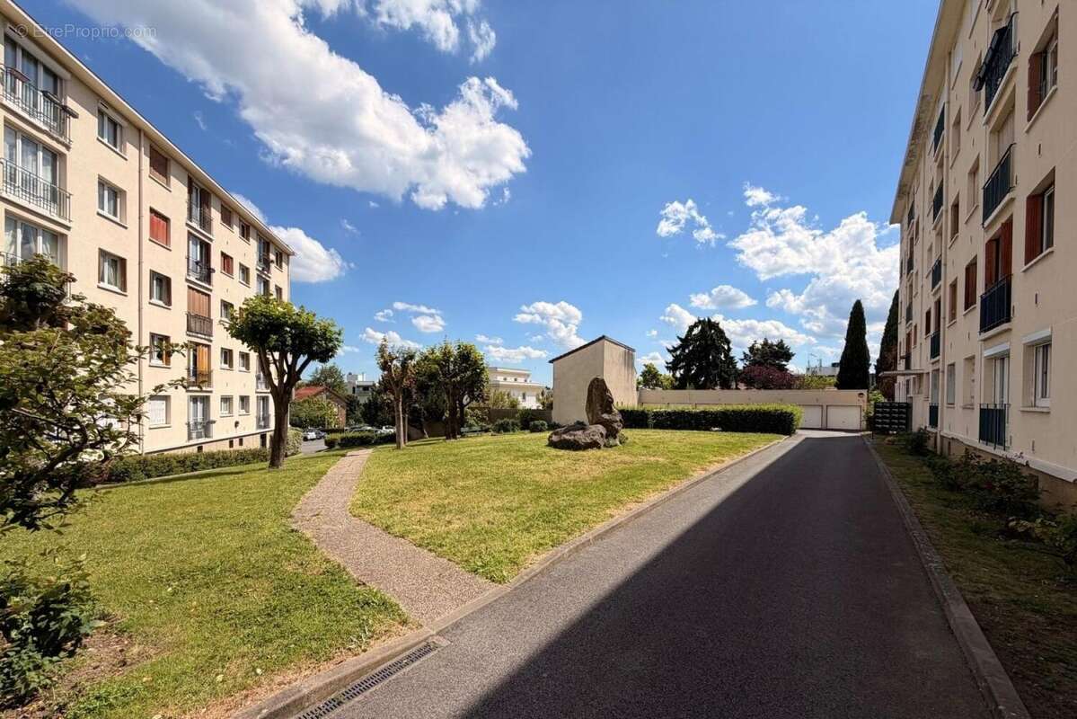 Photo 8 - Appartement à LE PLESSIS-ROBINSON