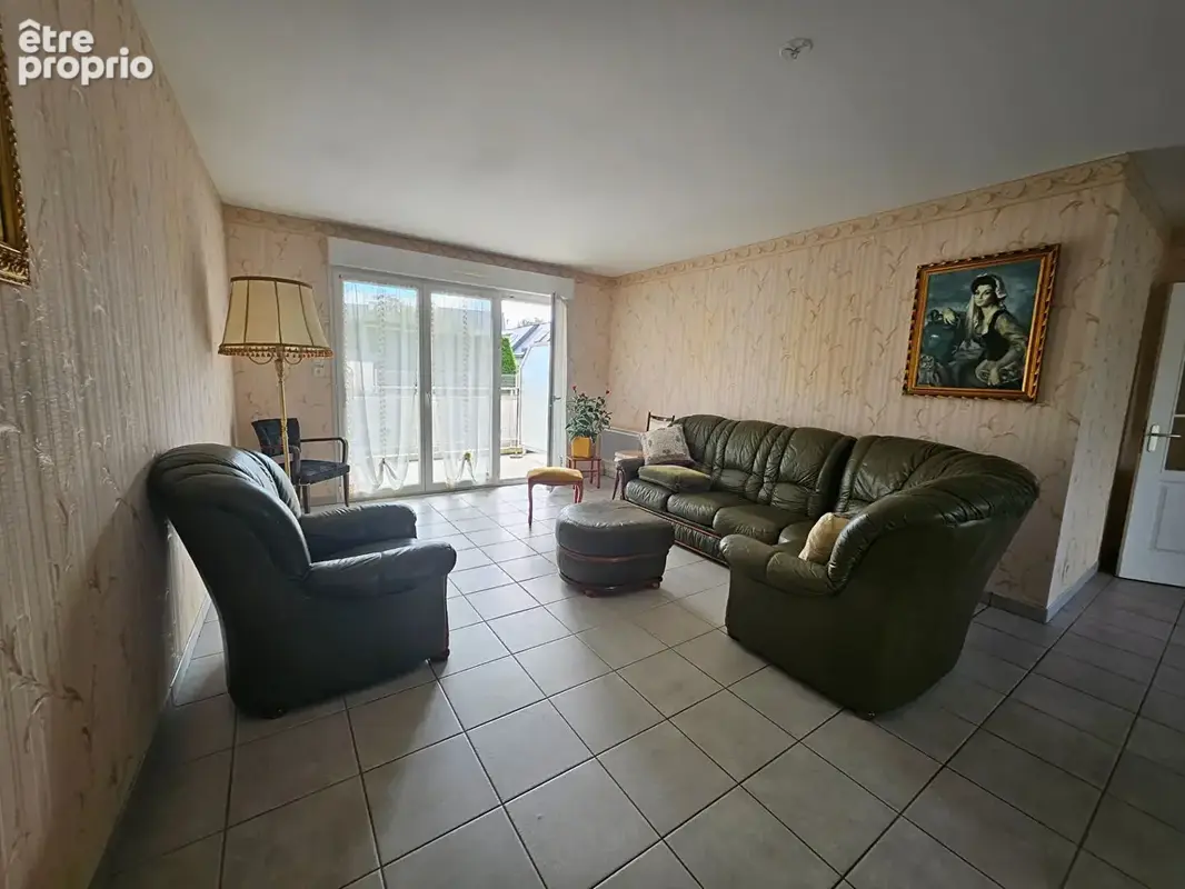 LANVALLAY  BOURG:  Grand appartement  Lumineux  avec grand balcon dans residence avec ascenseur et garage - photo 6