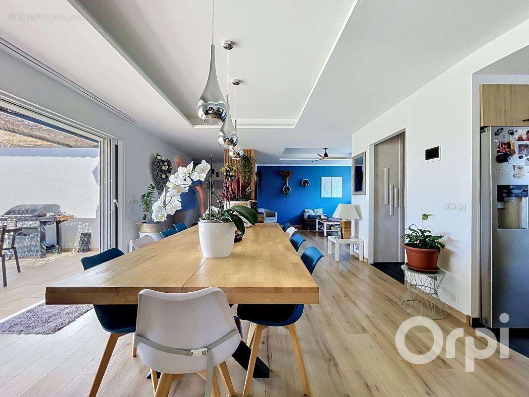 Villa 2 chambres avec piscine, dépendance, garage et atelier - photo 8