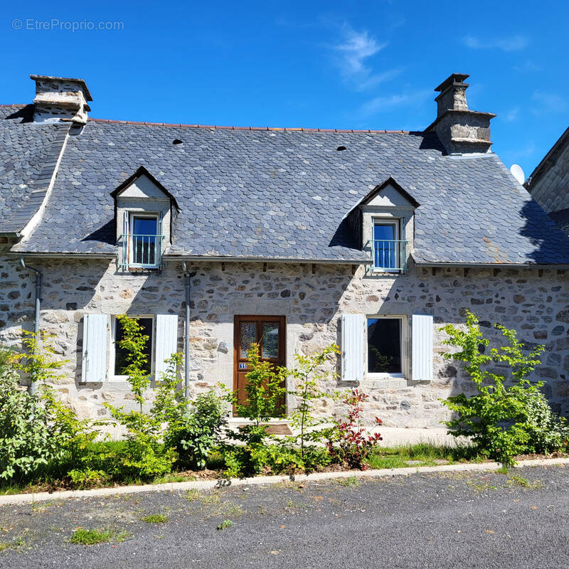 Maison à RIOM-ES-MONTAGNES