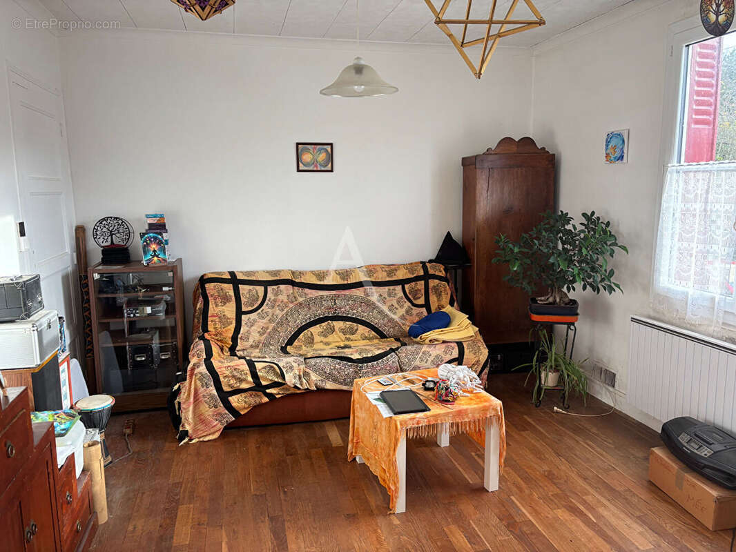 Maison à DUN-LE-POELIER