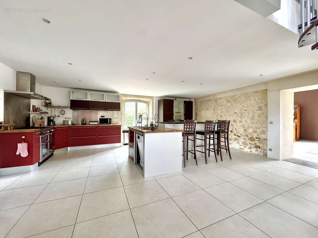 Maison à FARGUES-SAINT-HILAIRE