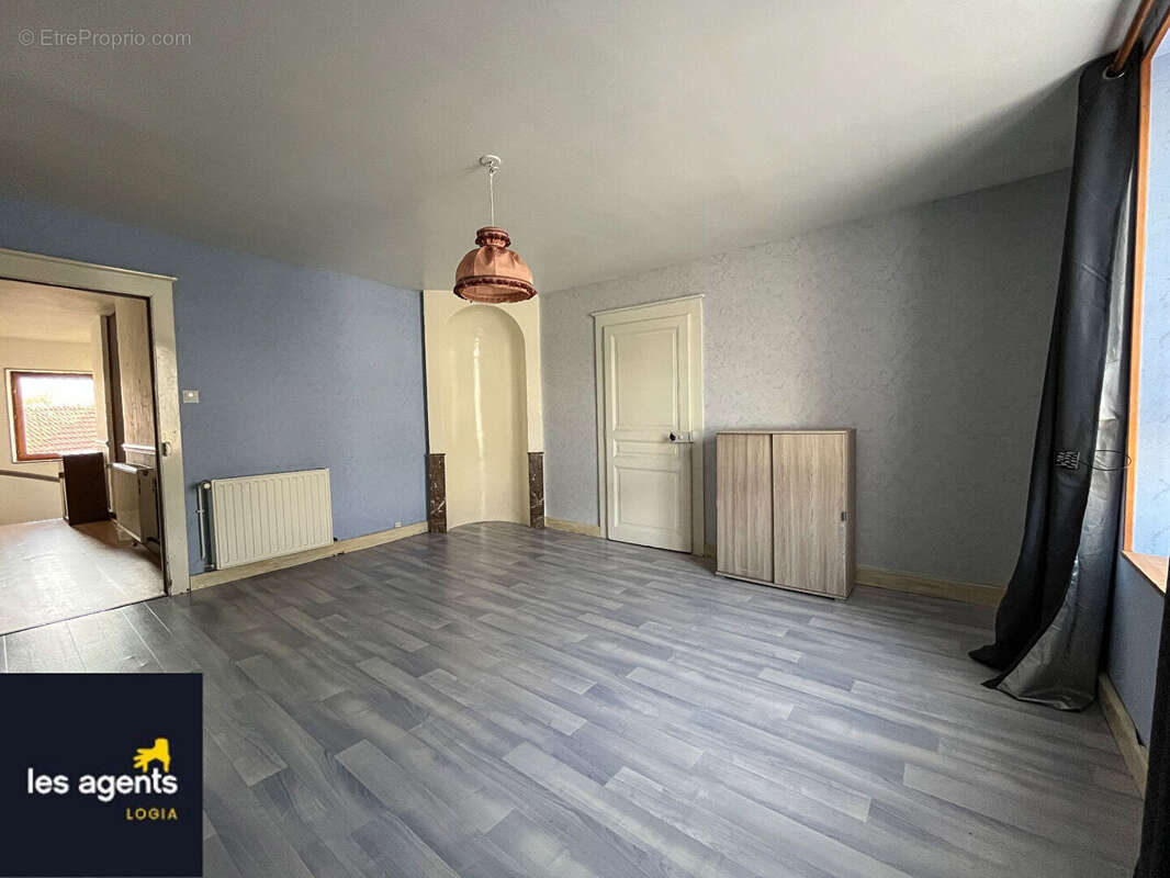 Maison à COLOMBEY-LES-BELLES