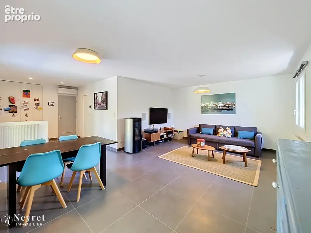 COMMUNAY   Belle maison familiale de 166 m2 sur terrain arboré de 800 m2 - photo 6
