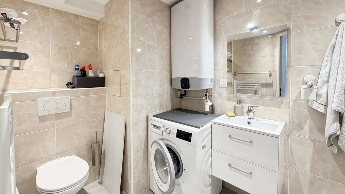 Appartement à VALLAURIS