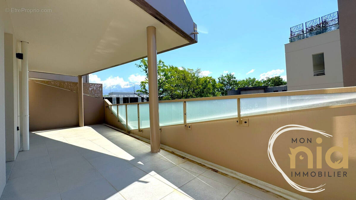 Appartement à MEYLAN
