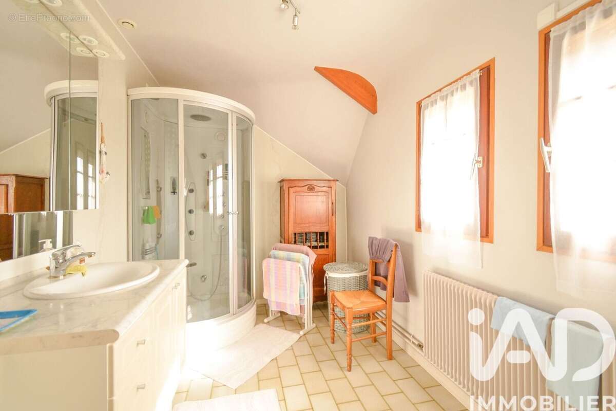 Photo 8 - Maison à BUCHY