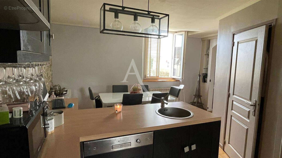 Appartement à BRIE-COMTE-ROBERT