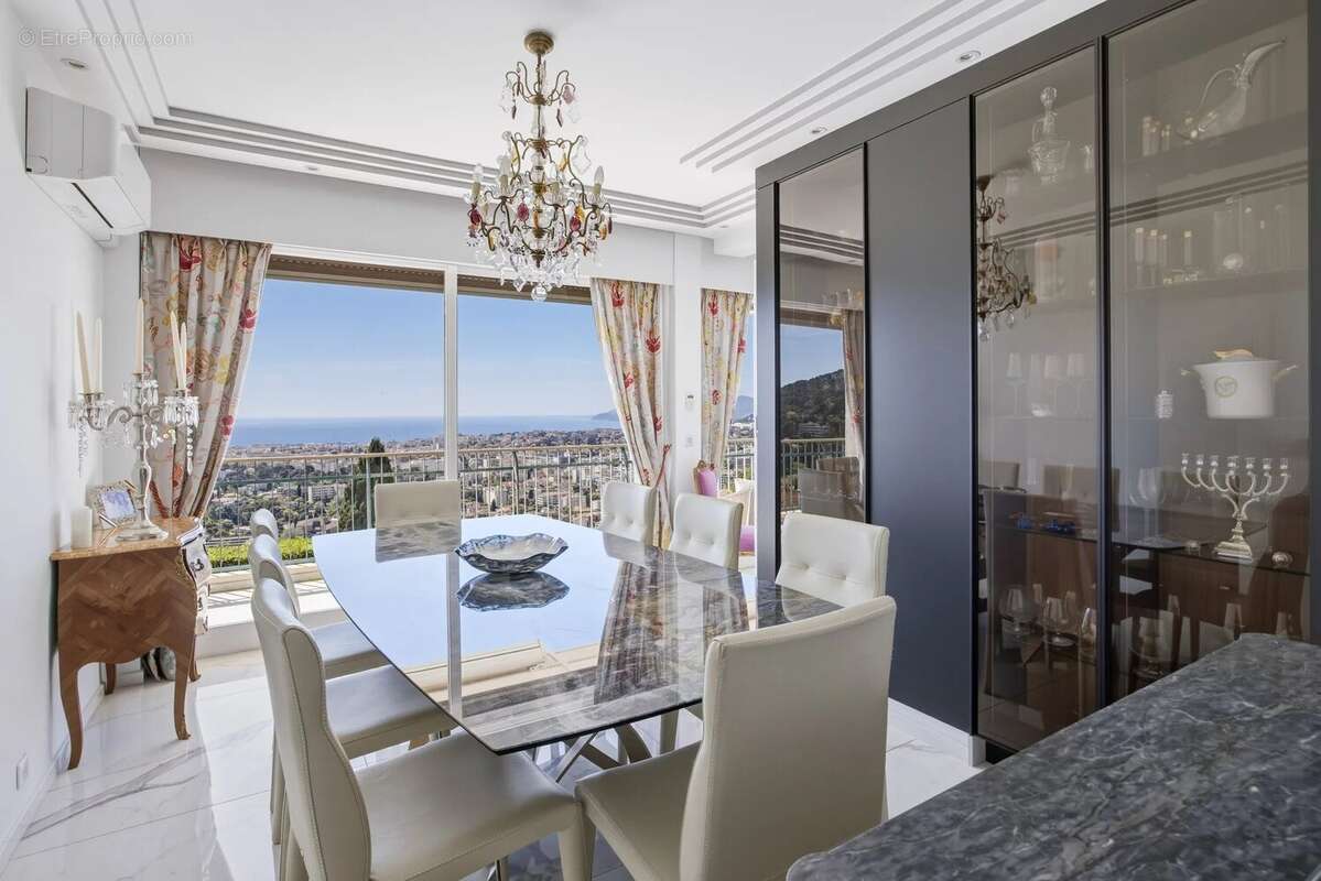 Appartement à LE CANNET