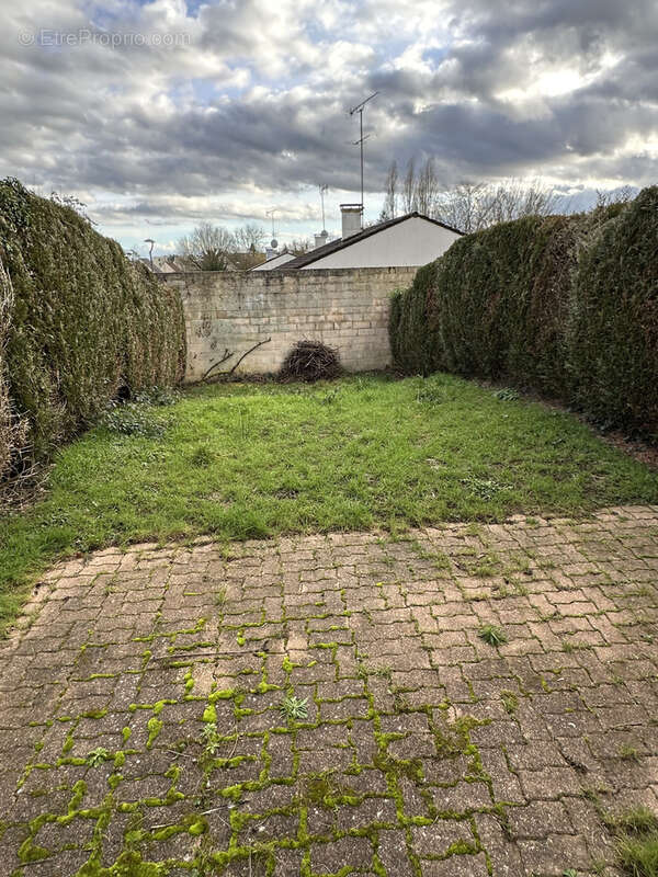 Maison à VAUX-LE-PENIL