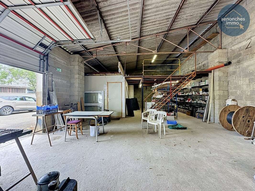 Local commercial à vendre à Senonches (28250)  149 m² en zone industrielle avec fort potentiel d'exploitation - photo 3
