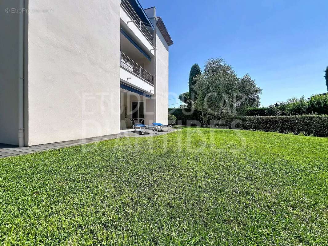 Appartement de standing dans résidence avec piscine. 2 chambres - 2 bains. Orée du Cap d'Antibes - photo 21