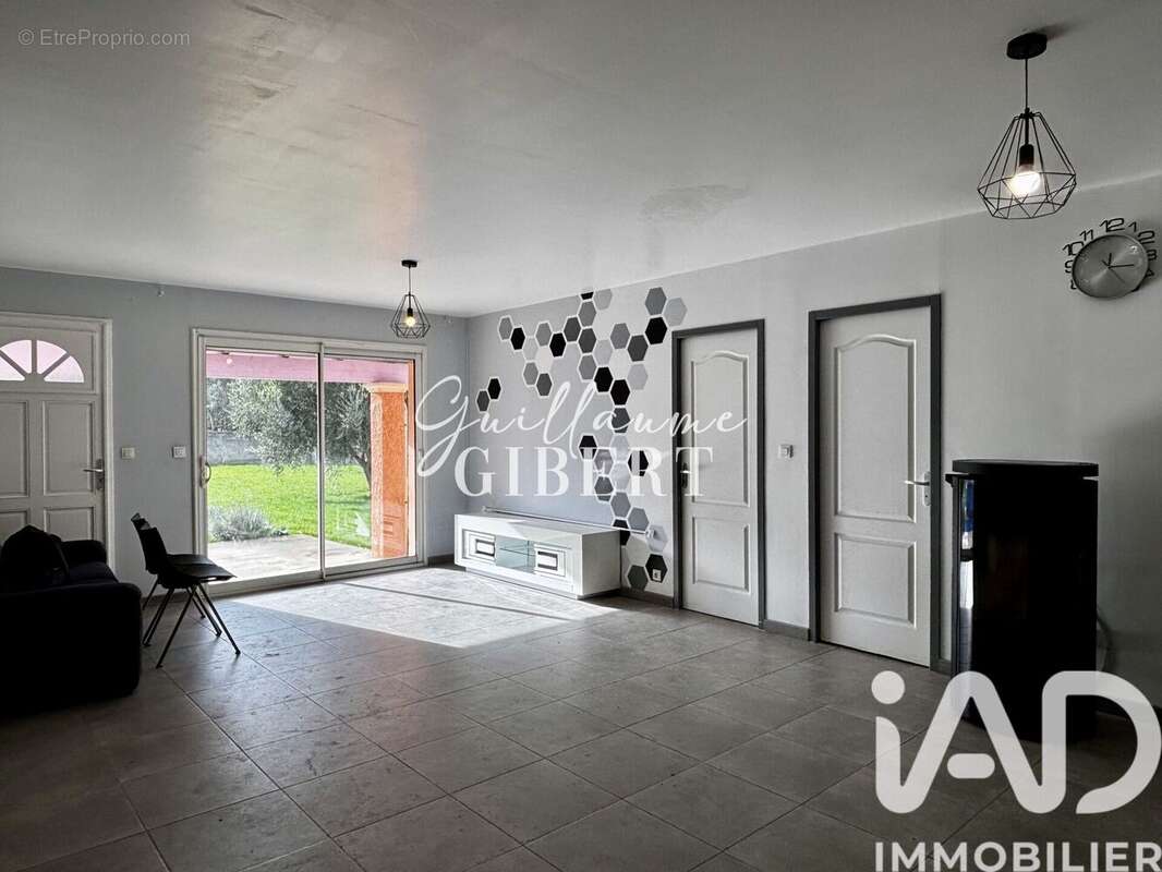 Maison 106 m² à Les Tourrettes  - photo 3