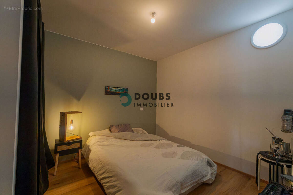 Appartement à ORCHAMPS-VENNES