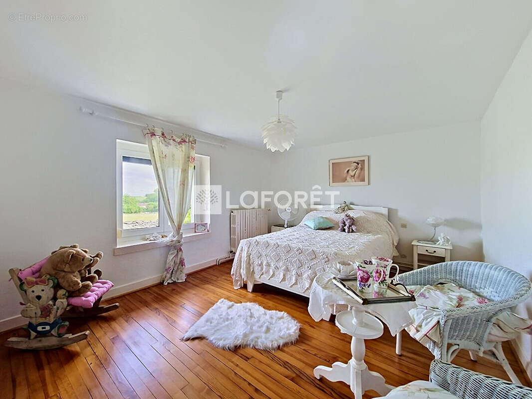 Maison Bouhans Et Feurg 4 pièce(s) 89.30 m2 - photo 5