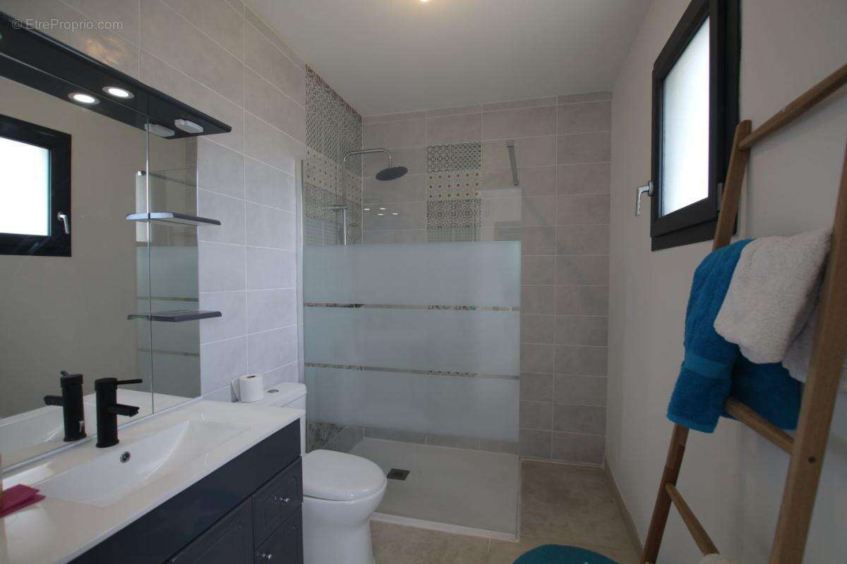 Maison 105 m² à Saint-Cyr  - photo 4