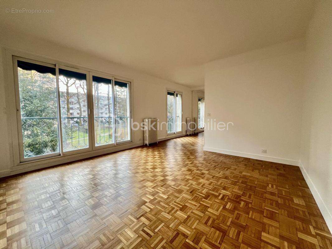 Appartement à VILLE-D'AVRAY