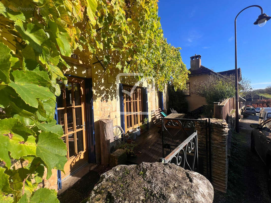 Maison à SALIGNAC-EYVIGUES
