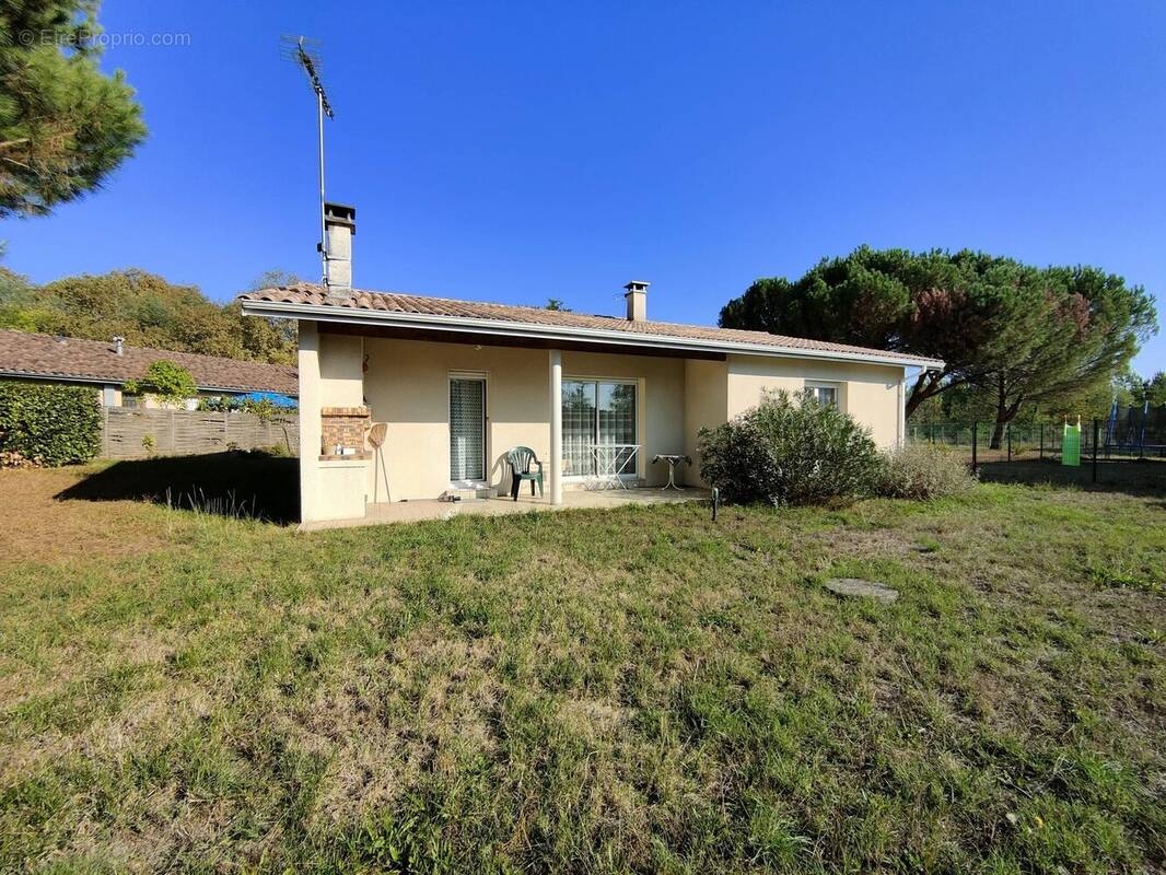 Maison à SAINT-MICHEL-DE-RIEUFRET