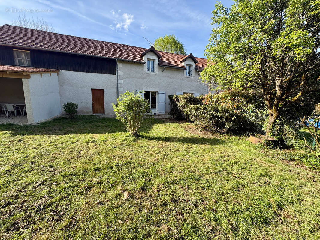 Appartement à SARLIAC-SUR-L'ISLE